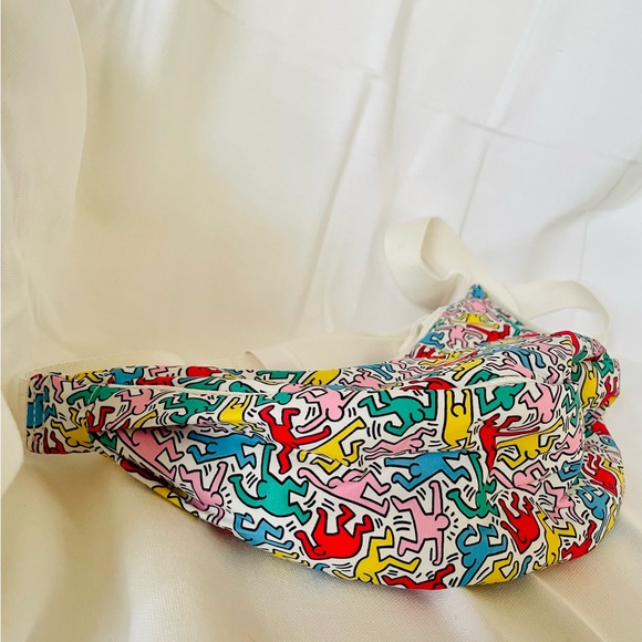 NWT Crescent Shoulder Bag - Picture 6 of 6